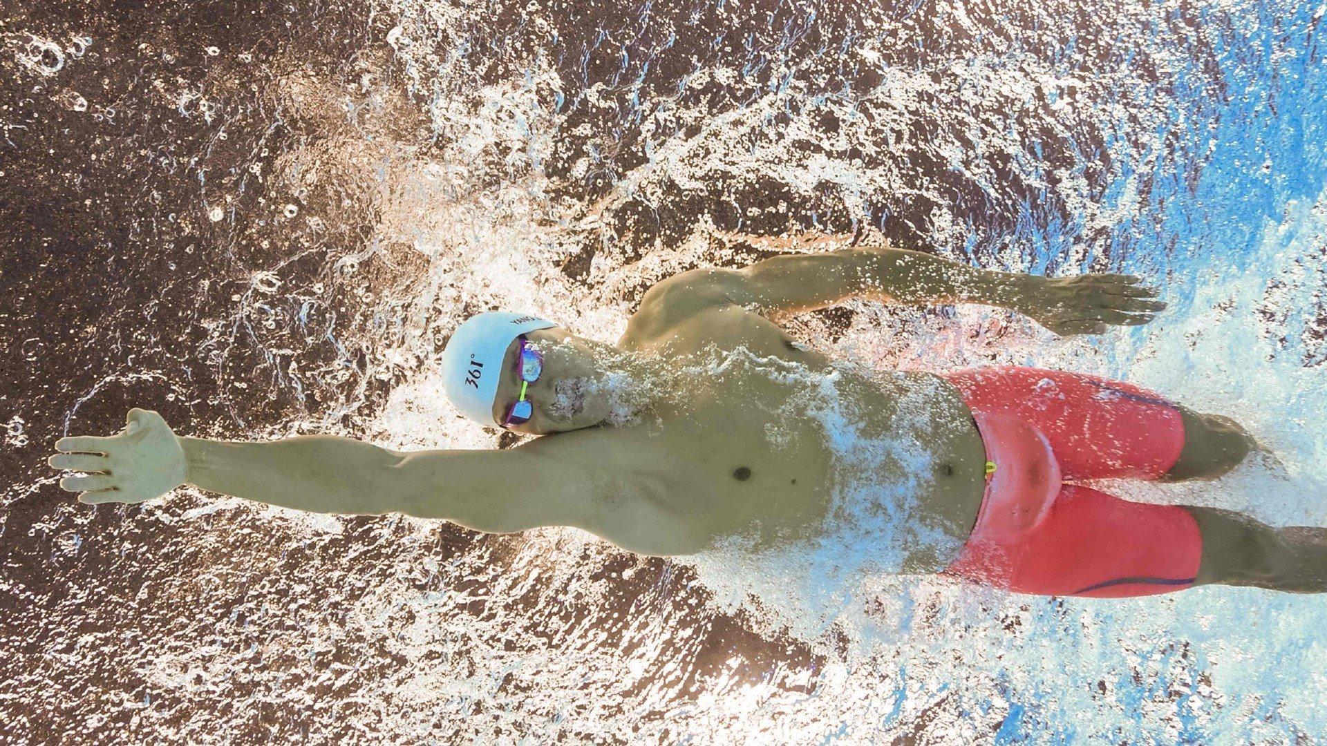 手感冰凉！埃奇库姆半场低迷10投仅3中，